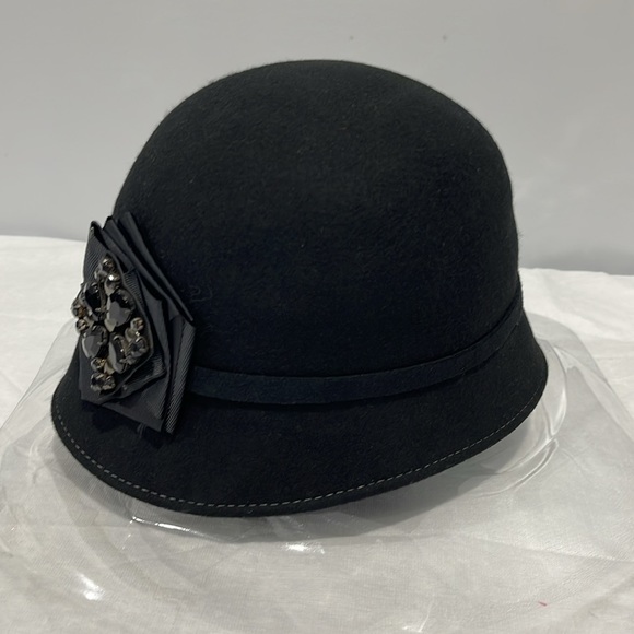 Women’s Raffaello Bettini Wool Hat Made In Italy black studded